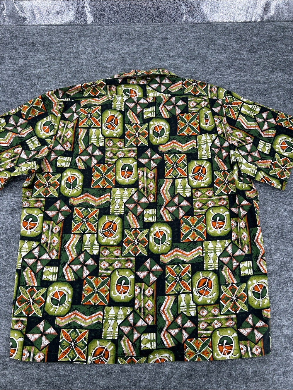 Hilo Hattie Men’s Vintage Olive Green & Black Geometric Hawaiian Shirt SZ XL - Picture 4 of 6
